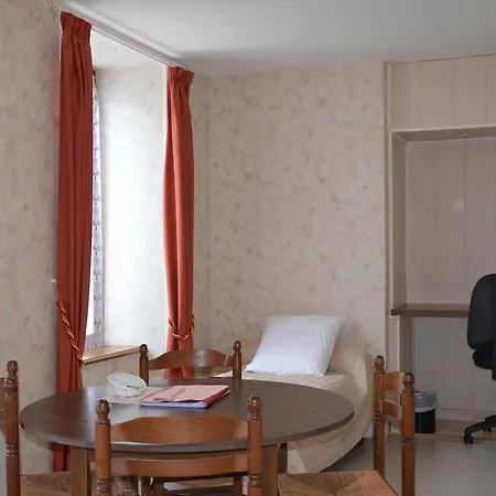 Logis De L'allagnonette מלון 2*