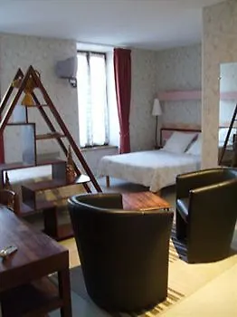 מלון Logis De L'allagnonette Saint-Poncy